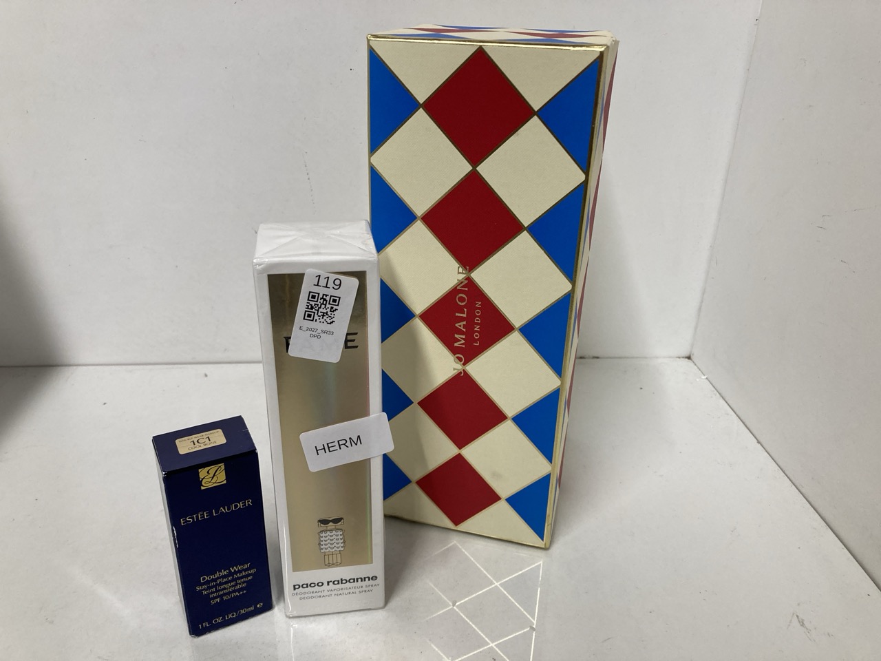 Lot 119  
            Edinburgh SR33 - Delivery Only 

                
QUANTITY OF HEALTH & BEAUTY ITEMS TO INCLUDE PACO RABANNE - FAME DEODORANT SPRAY ...