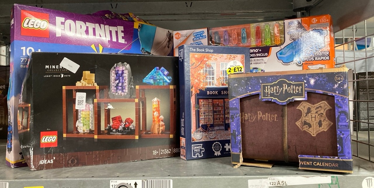 Lot 137  
            Edinburgh SR33 - Delivery Only 

                
QUANTITY OF TOYS & GAMES ITEMS TO INCLUDE HARRY POTTER HOGWARTS TRUNK ADVENT CALE...