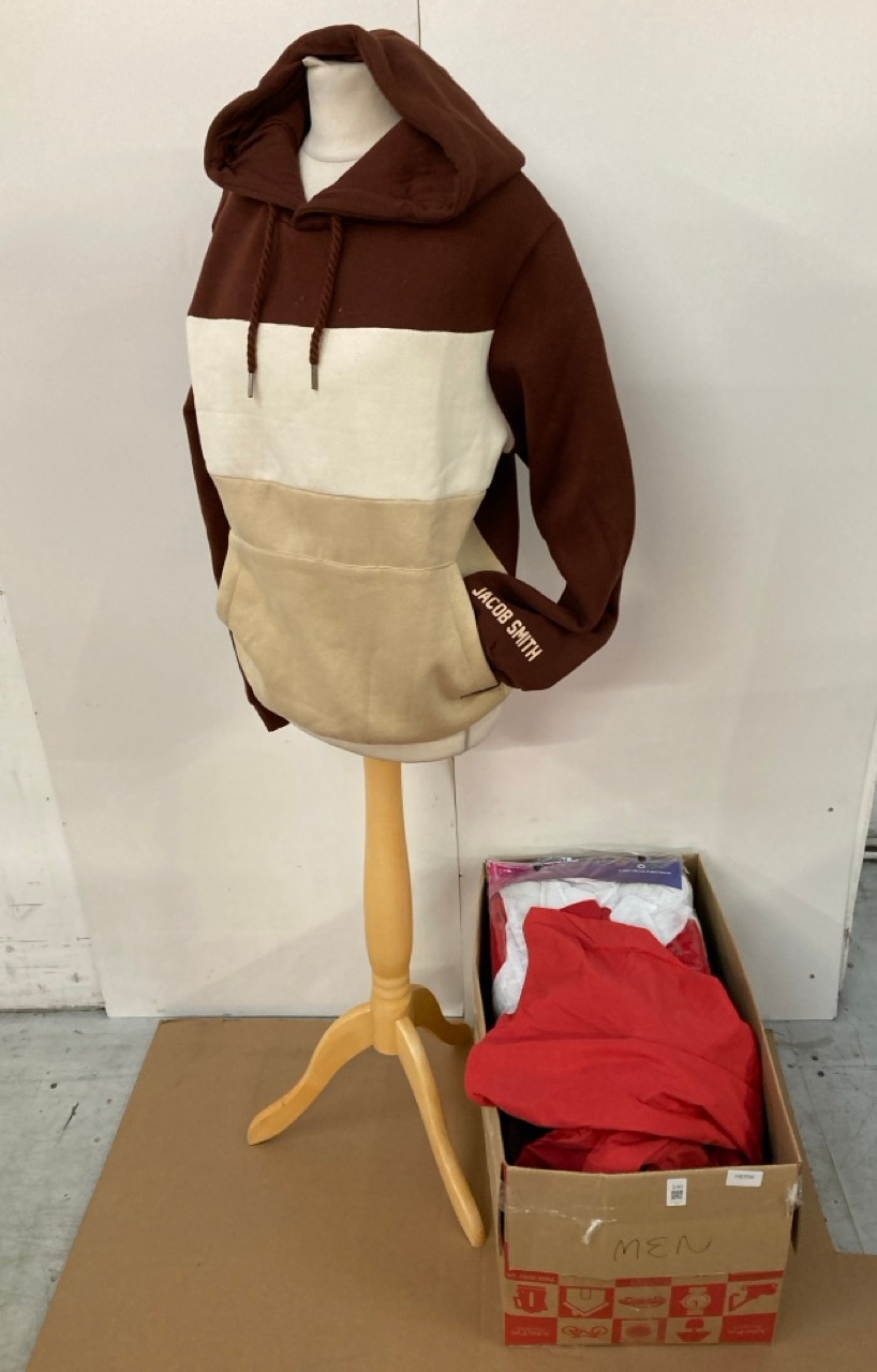 Lot 140  
            Edinburgh SR33 - Delivery Only 

                
QUANTITY OF CLOTHING & APPAREL ITEMS TO INCLUDE MEN'S GREEN CREW CLOTHING COMPANY...