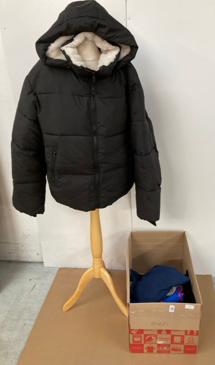 Lot 154  
            Edinburgh SR33 - Delivery Only 

                
QUANTITY OF CLOTHING & APPAREL ITEMS TO INCLUDE MENS STONE BRAVE SOUL SHORTS SIZE...