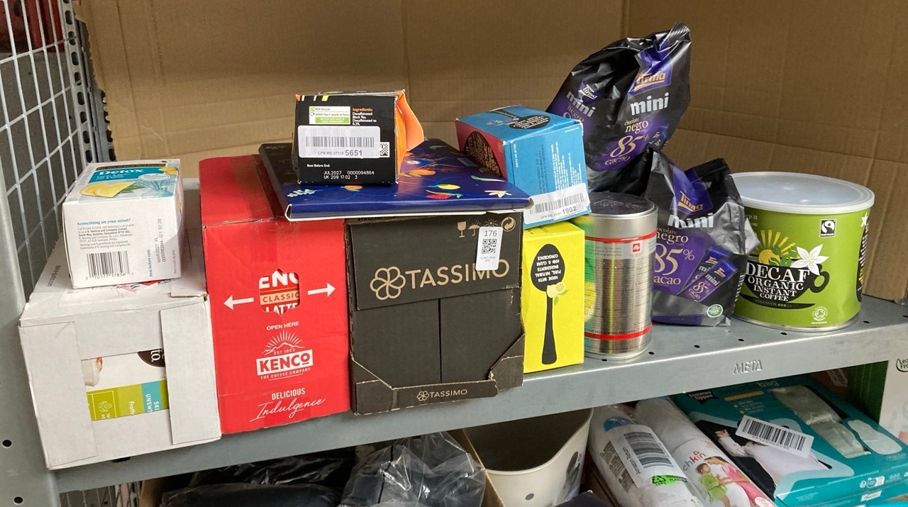 Lot 176  
            Edinburgh SR33 - Delivery Only 

                
QUANTITY OF FOOD & DRINK ITEMS TO INCLUDE PUKKA HERBS | ADVENT CALENDAR 2025 ORGA...