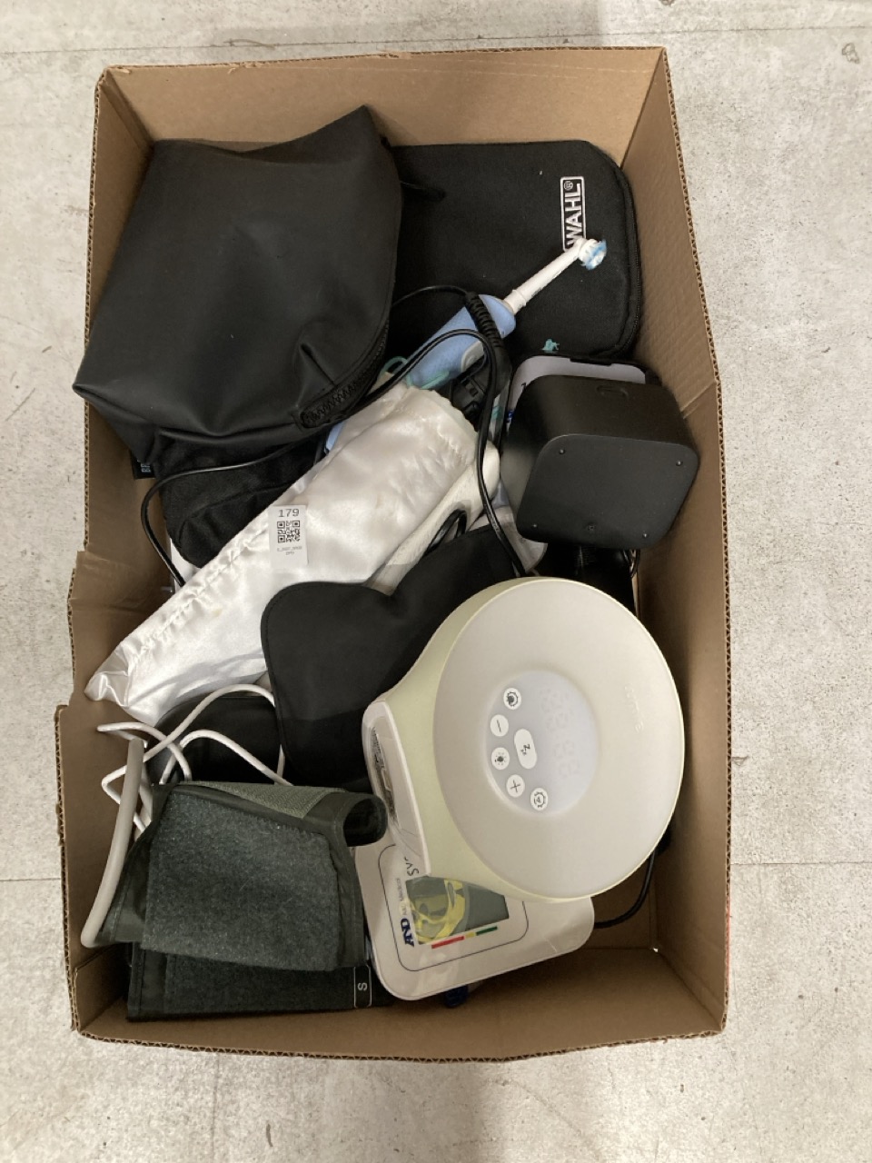 Lot 179  
            Edinburgh SR33 - Delivery Only 

                
QUANTITY OF HEALTH & BEAUTY ITEMS TO INCLUDE REMINGTON STRAIGHTENERS: LOCATION - C