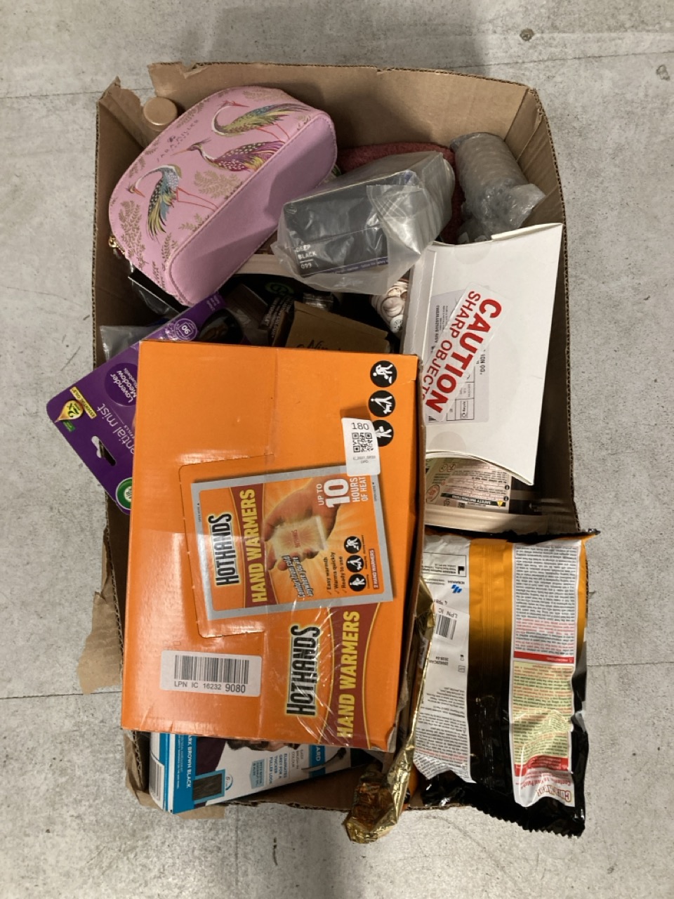 Lot 180  
            Edinburgh SR33 - Delivery Only 

                
QUANTITY OF HEALTH & BEAUTY ITEMS TO INCLUDE SARA MILLER SMALL COSMETIC BAG: LOCA...