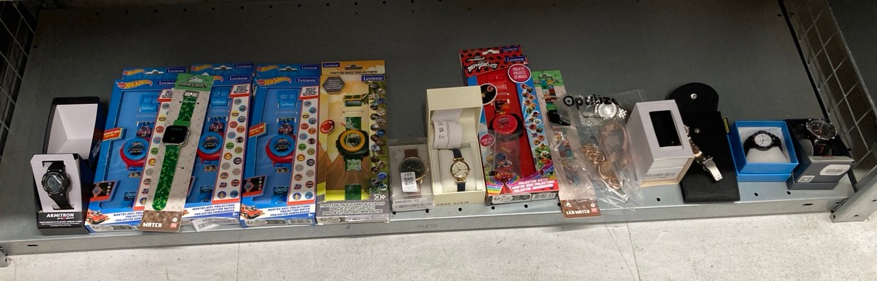 Lot 189  
            Edinburgh SR33 - Delivery Only 

                
QUANTITY OF WATCHES ITEMS TO INCLUDE LEXIBOOK - DINOSAUR ADJUSTABLE PROJECTION WA...