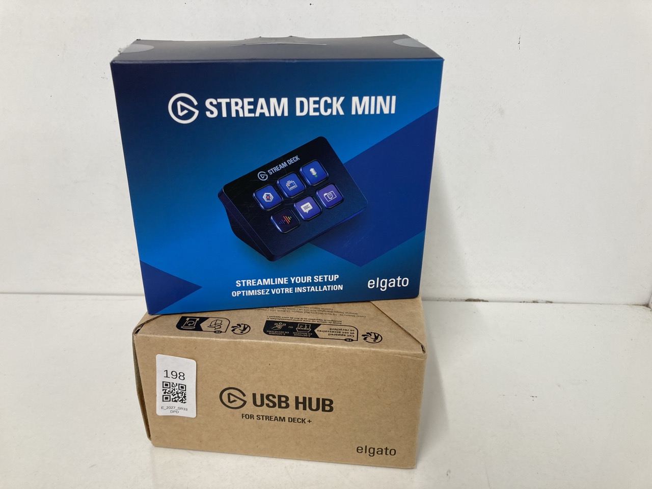 Lot 198  
            Edinburgh SR33 - Delivery Only 

                
ELGATO STREAM DECK MINI – CONTROL ZOOM, TEAMS, POWERPOINT, MS OFFICE AND MORE, BO...