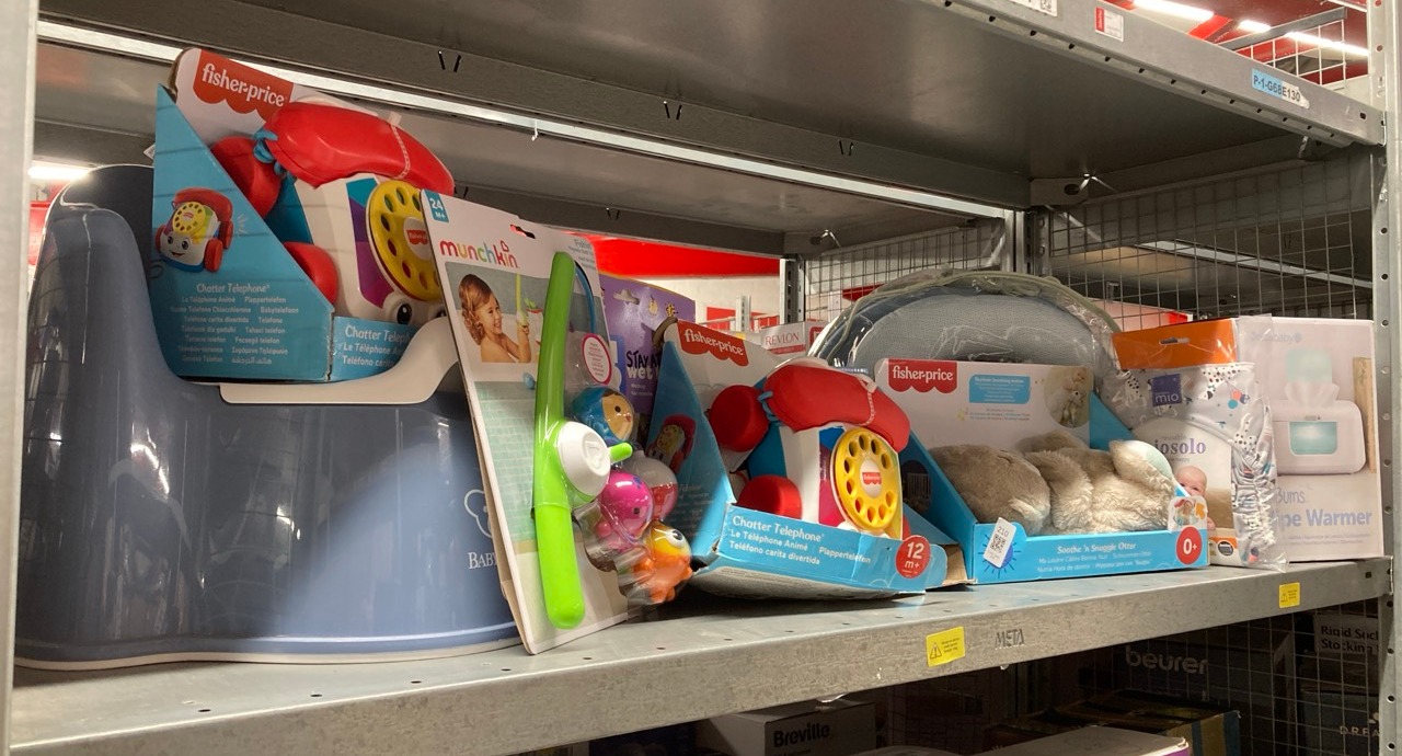 Lot 210  
            Edinburgh SR33 - Delivery Only 

                
QUANTITY OF BABY & TODDLER ITEMS TO INCLUDE TINY BUMPS BABY WIPE WARMER & DISPENS...