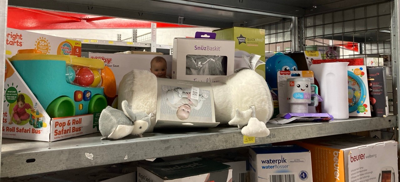 Lot 214  
            Edinburgh SR33 - Delivery Only 

                
QUANTITY OF BABY & TODDLER ITEMS TO INCLUDE TOMMEE TIPPEE QUICK-CHOP, 500ML CAPAC...