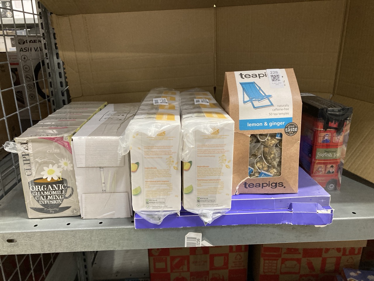 Lot 228  
            Edinburgh SR33 - Delivery Only 

                
QUANTITY OF FOOD & DRINK ITEMS TO INCLUDE CLIPPER ORGANIC CHAMOMILE 20 BAG X 2 (P...