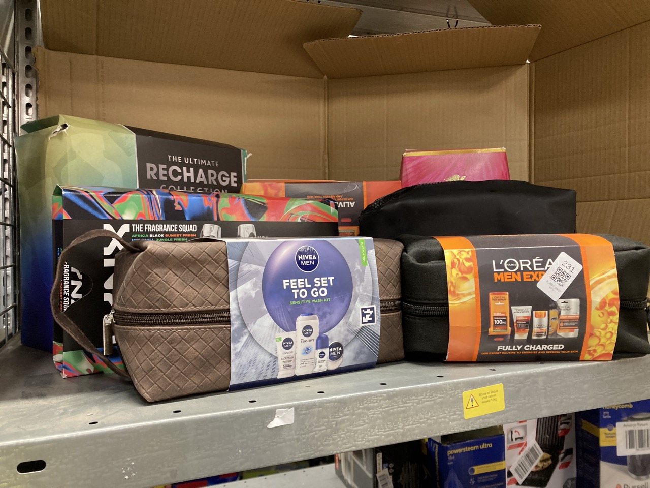 Lot 231  
            Edinburgh SR33 - Delivery Only 

                
QUANTITY OF HEALTH & BEAUTY ITEMS TO INCLUDE NIVEA MEN FEEL SET TO GO GIFT SET (5...