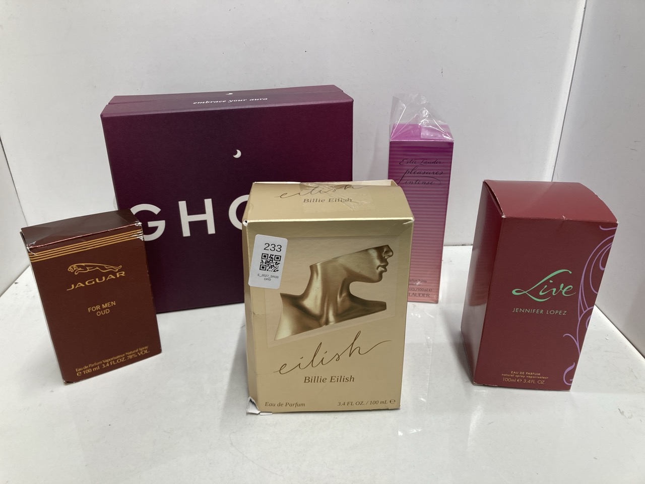 Lot 233  
            Edinburgh SR33 - Delivery Only 

                
QUANTITY OF HEALTH & BEAUTY ITEMS TO INCLUDE JENNIFER LOPEZ LIVE EAU DE PARFUM SP...