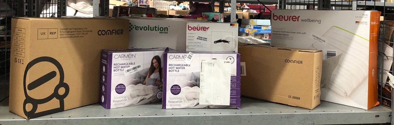 Lot 248  
            Edinburgh SR33 - Delivery Only 

                
QUANTITY OF HEALTH & BEAUTY ITEMS TO INCLUDE CARMEN RECHARGEABLE HOT WATER BOTTLE...