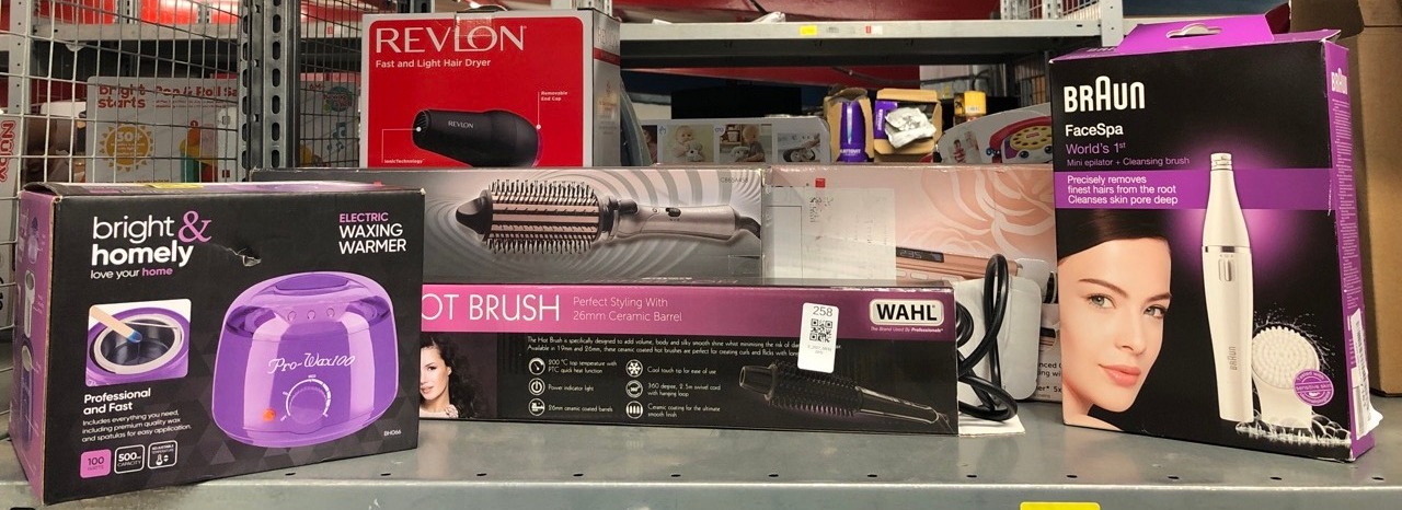 Lot 258  
            Edinburgh SR33 - Delivery Only 

                
QUANTITY OF HEALTH & BEAUTY ITEMS TO INCLUDE BRAUN FACESPA FACE EPILATOR, HAIR RE...