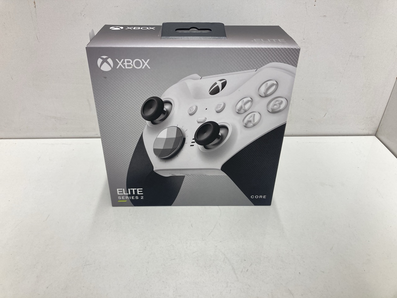 Lot 25  
            Edinburgh SR33 - Delivery Only 

                
XBOX ELITE BLUETOOTH WIRELESS CONTROLLER SERIES 2 - CORE EDITION (WHITE) FOR PC, ...