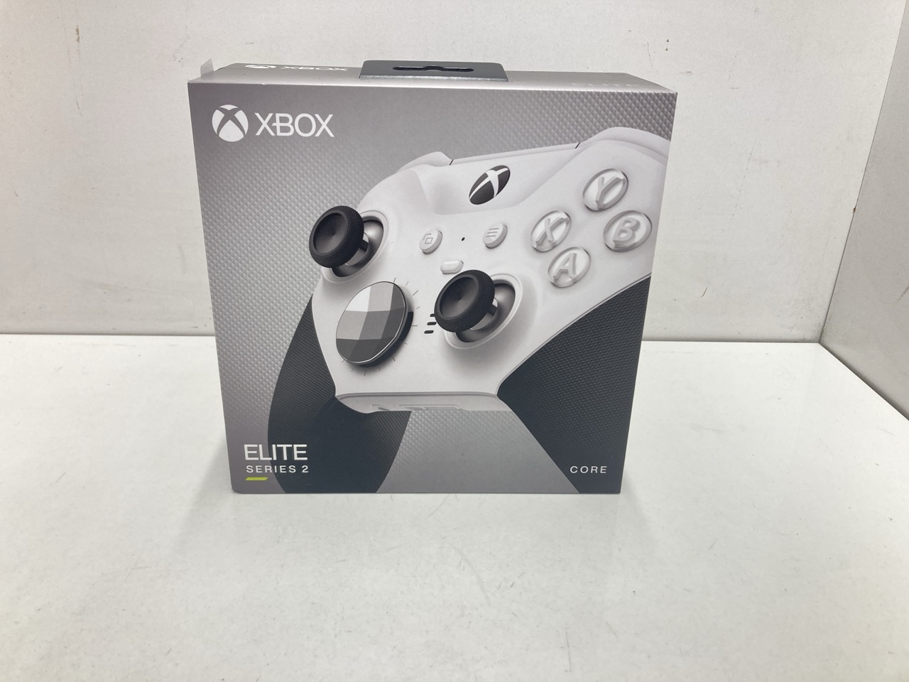 Lot 26  
            Edinburgh SR33 - Delivery Only 

                
XBOX ELITE BLUETOOTH WIRELESS CONTROLLER SERIES 2 - CORE EDITION (WHITE) FOR PC, ...