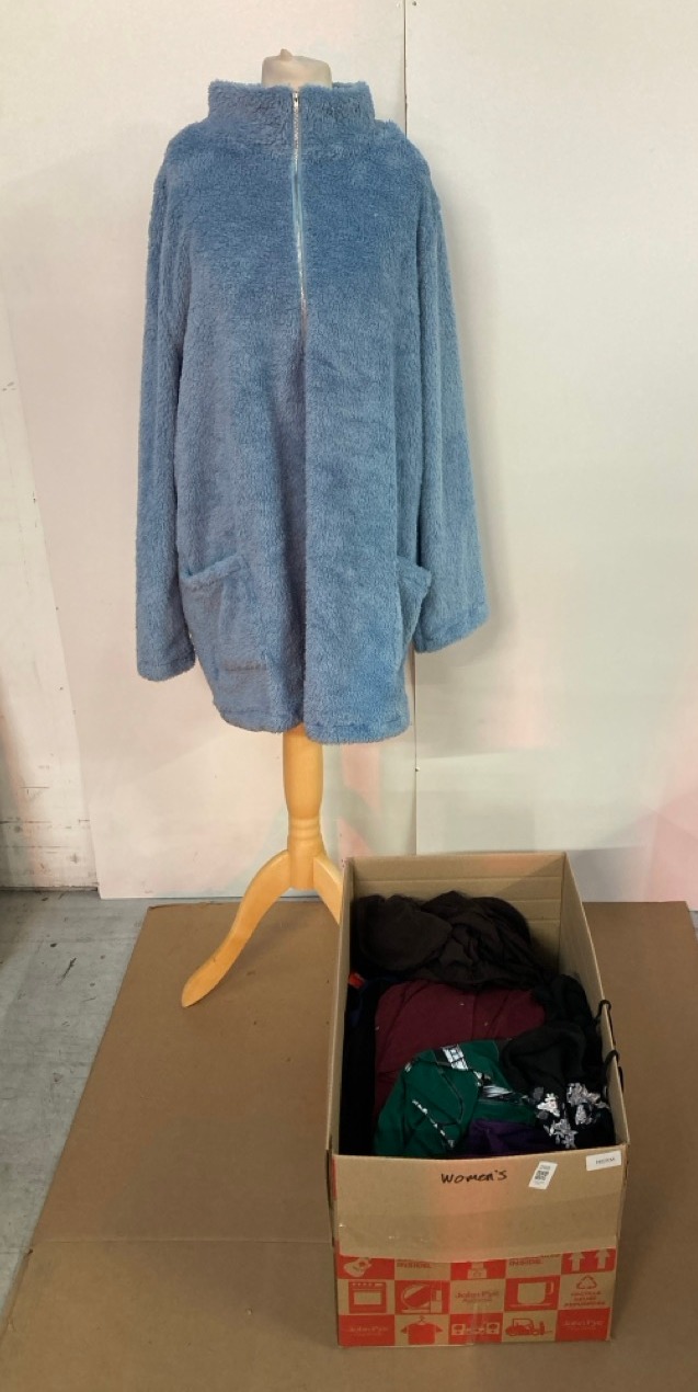 Lot 288  
            Edinburgh SR33 - Delivery Only 

                
QUANTITY OF CLOTHING & APPAREL ITEMS A GREEN TOP SIZE S: LOCATION - D