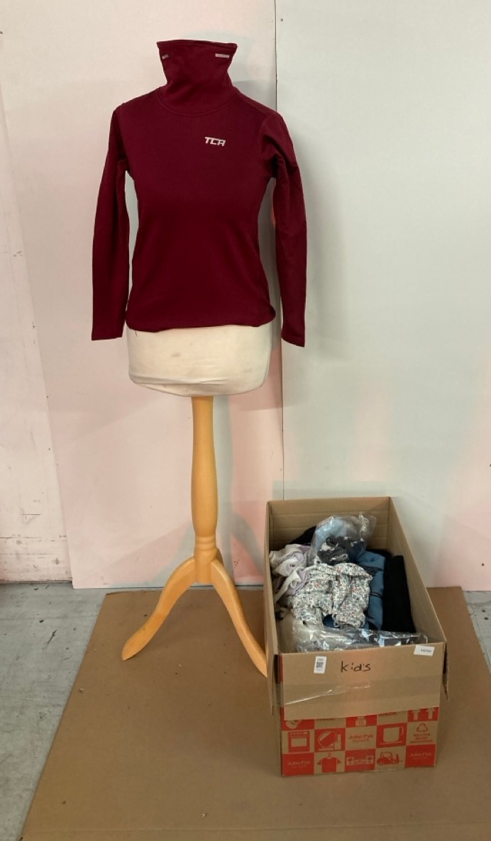 Lot 290  
            Edinburgh SR33 - Delivery Only 

                
QUANTITY OF CLOTHING & APPAREL ITEMS TO INCLUDE KIDS BLUE JUMPER SIZE S: LOCATION...