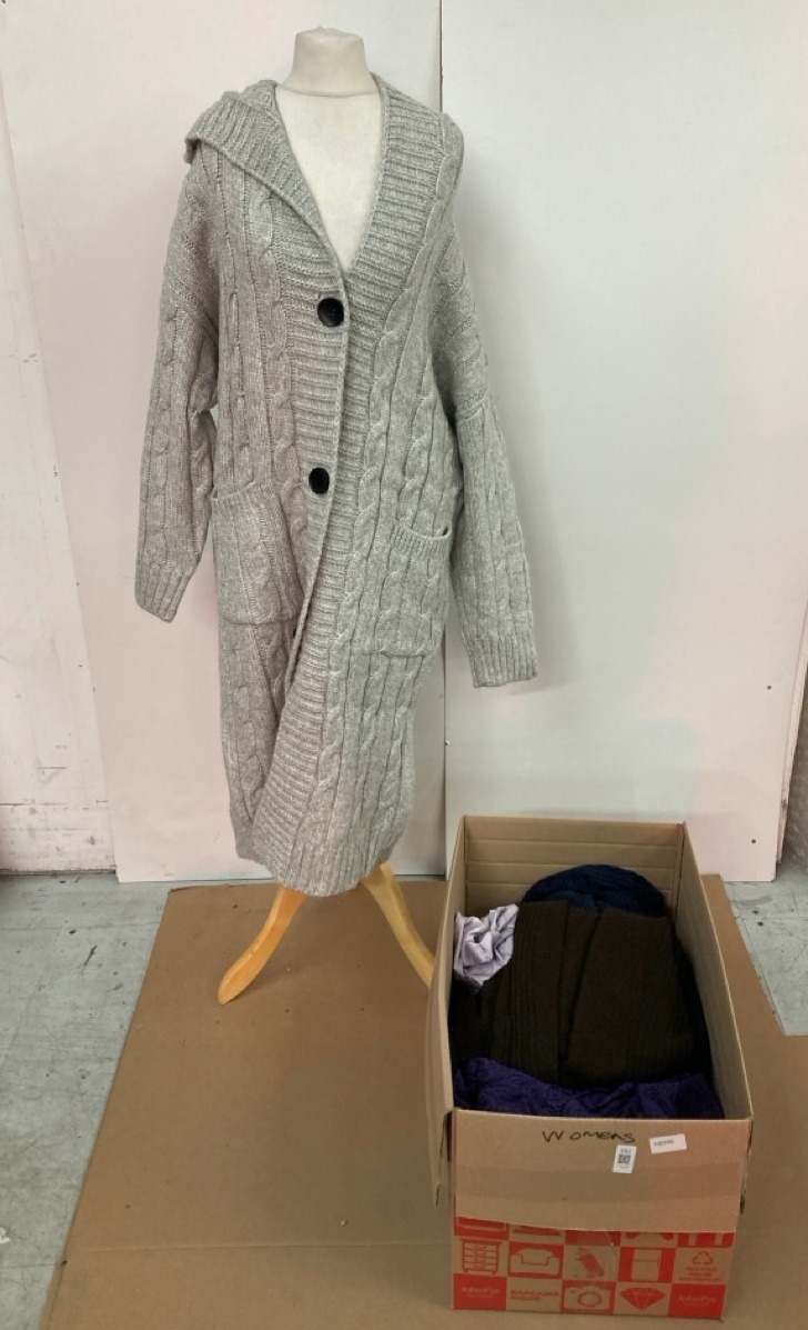 Lot 292  
            Edinburgh SR33 - Delivery Only 

                
QUANTITY OF CLOTHING & APPAREL ITEMS TO INCLUDE BROWN DRESS SIZE M: LOCATION - D