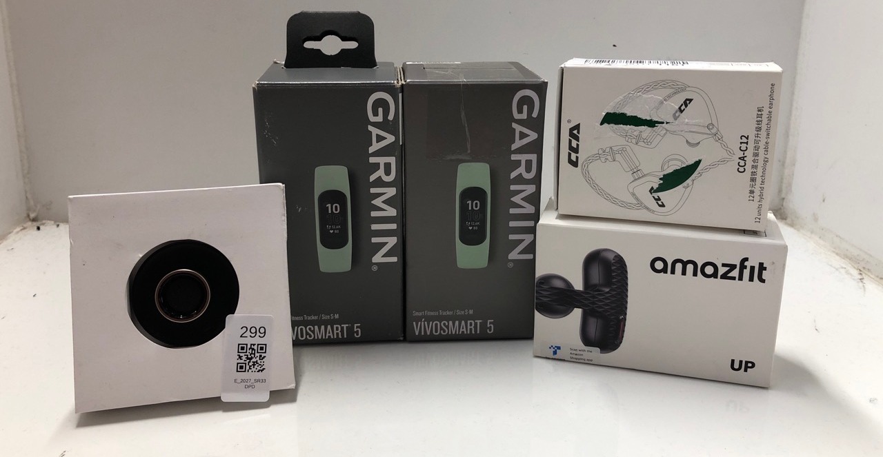 Lot 299  
            Edinburgh SR33 - Delivery Only 

                
QUANTITY OF TECH & GAMING ITEMS TO INCLUDE GARMIN VIVOSMART 5, SMART HEALTH AND F...