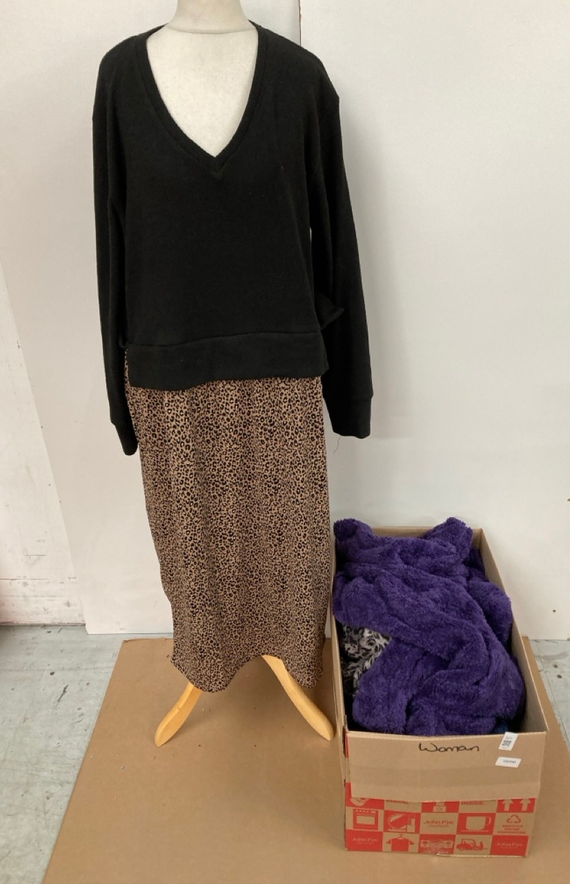 Lot 327  
            Edinburgh SR33 - Delivery Only 

                
QUANTITY OF CLOTHING & APPAREL ITEMS TO INCLUDE ZARA BLUE DENIM SHORTS SIZE L: LO...