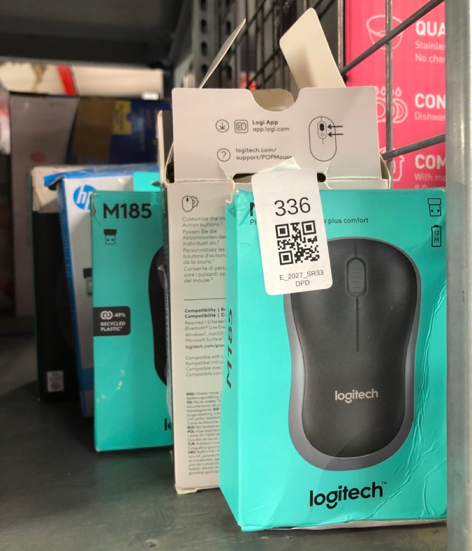 Lot 336  
            Edinburgh SR33 - Delivery Only 

                
QUANTITY OF TECH & GAMING ITEMS TO INCLUDE LOGITECH POP MOUSE RATÓN INALÁMBRICO C...
