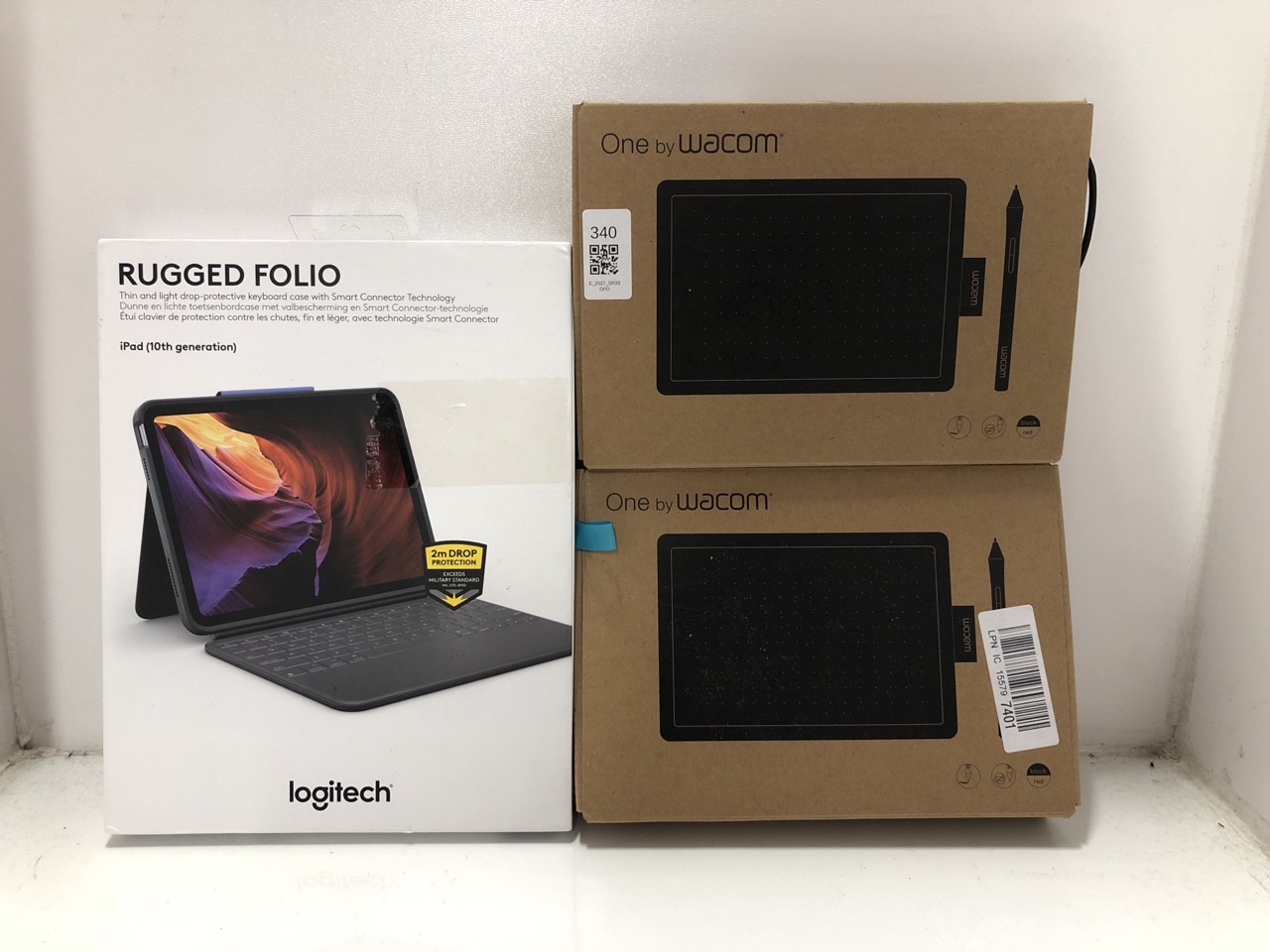 Lot 340  
            Edinburgh SR33 - Delivery Only 

                
QUANTITY OF TECH & GAMING ITEMS TO INCLUDE LOGITECH RUGGED FOLIO KEYBOARD CASE FO...