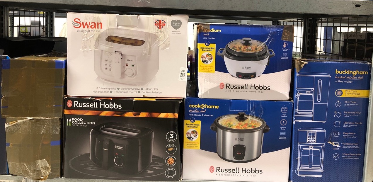 Lot 342  
            Edinburgh SR33 - Delivery Only 

                
QUANTITY OF KITCHEN & APPLIANCES ITEMS TO INCLUDE RUSSELL HOBBS ELECTRIC RICE COO...