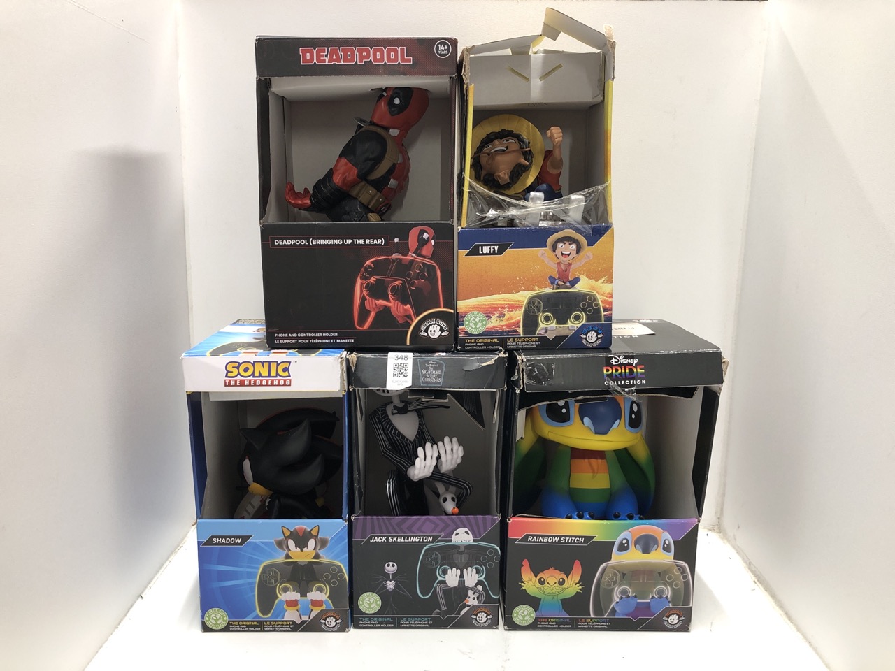 Lot 348  
            Edinburgh SR33 - Delivery Only 

                
QUANTITY OF TECH & GAMING ITEMS TO INCLUDE CABLEGUYS - NETFLIX ONE PIECE LUFFY GA...