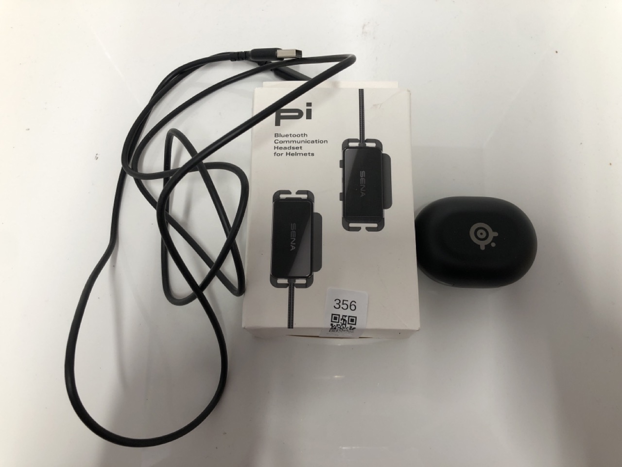 Lot 356  
            Edinburgh SR33 - Delivery Only 

                
SENA PI, UNIVERSAL BLUETOOTH INTERCOM HEADSET, FITS MOST CYCLING AND MULTI-SPORT ...