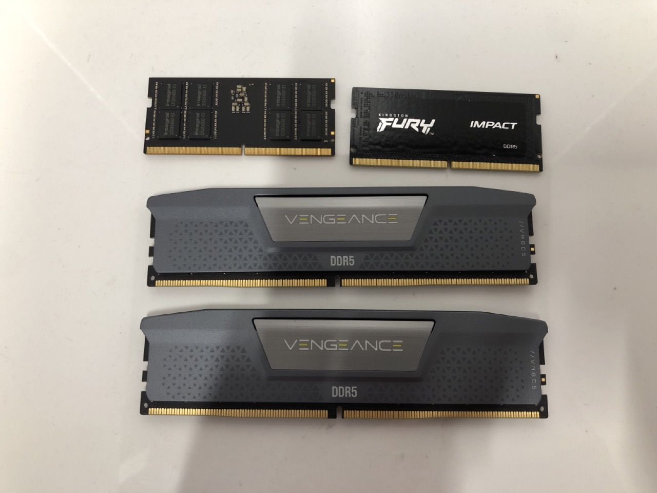 Lot 360  
            Edinburgh SR33 - Delivery Only 

                
QUANTITY OF TECH & GAMING ITEMS TO INCLUDE CORSAIR DDR5 RAM VENGEANCE: LOCATION - E