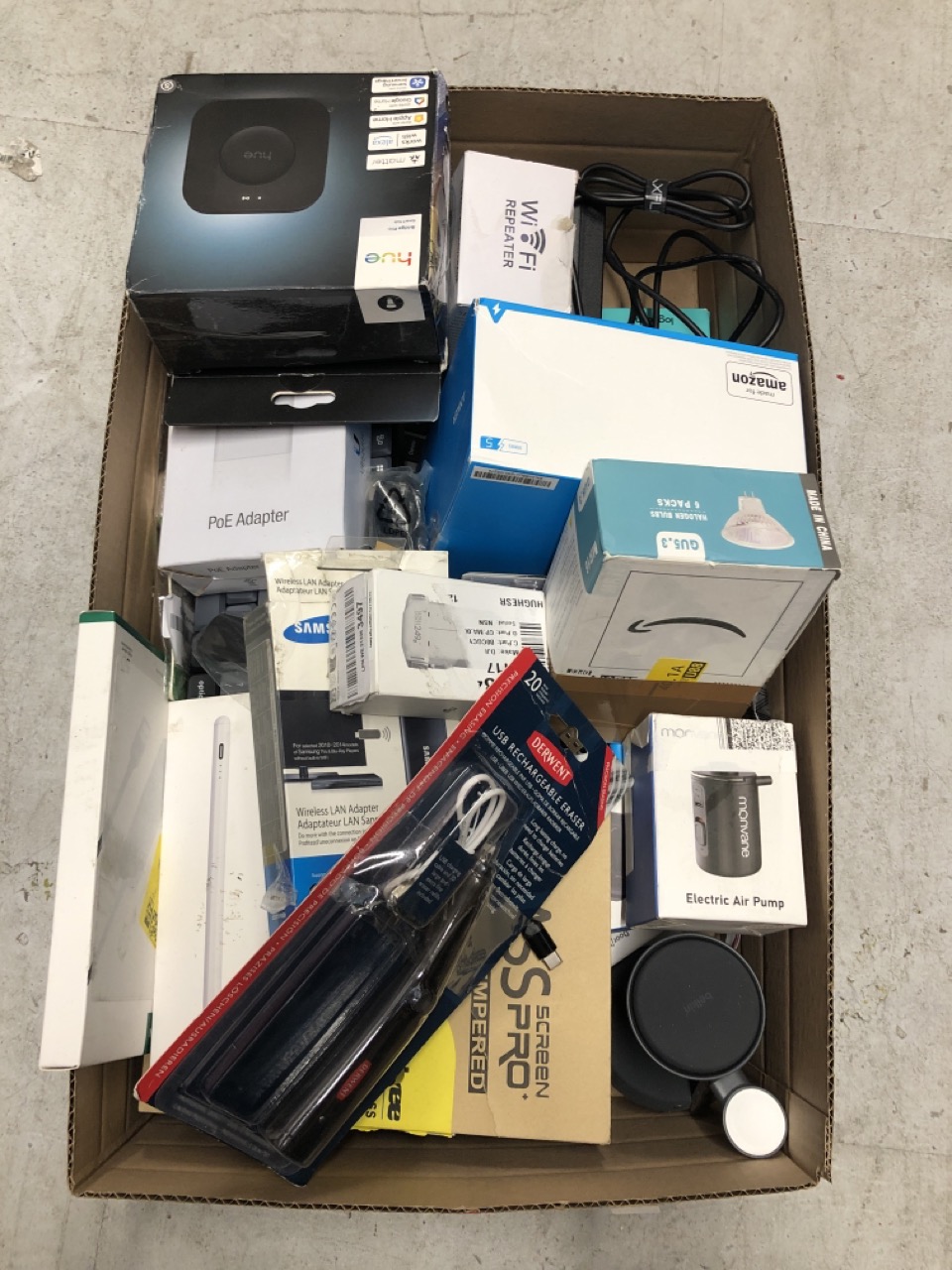 Lot 363  
            Edinburgh SR33 - Delivery Only 

                
QUANTITY OF TECH & GAMING ITEMS TO INCLUDE UBIQUITI POE ADAPTER: LOCATION - E