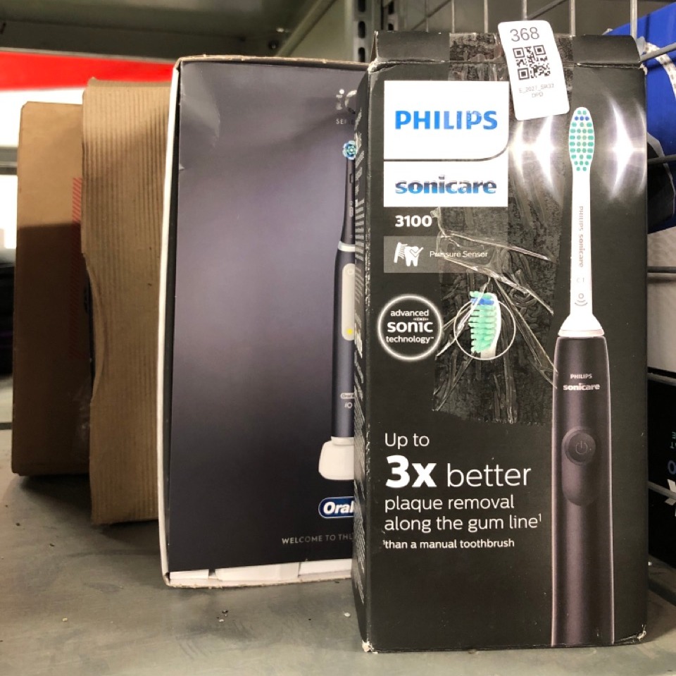 Lot 368  
            Edinburgh SR33 - Delivery Only 

                
QUANTITY OF HEALTH & BEAUTY ITEMS TO INCLUDE PHILIPS SONICARE 3100 SERIES ELECTRI...