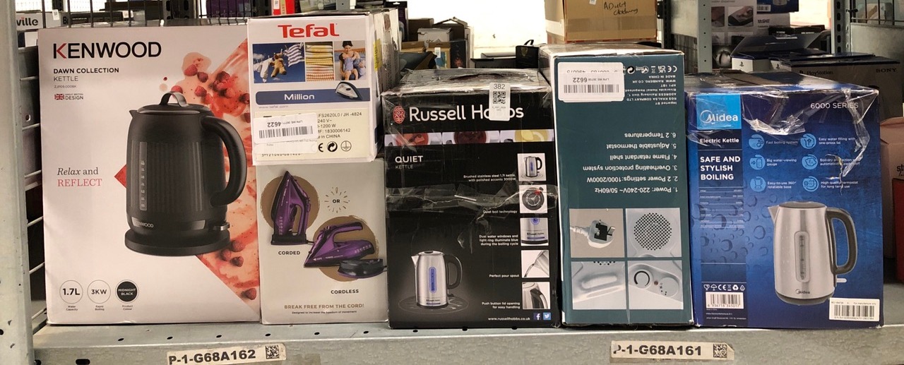 Lot 382  
            Edinburgh SR33 - Delivery Only 

                
QUANTITY OF KITCHEN & APPLIANCES ITEMS TO INCLUDE MIDEA ELECTRIC KETTLE 3000W FAS...