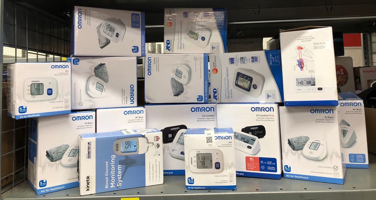 Lot 384  
            Edinburgh SR33 - Delivery Only 

                
QUANTITY OF HEALTH & BEAUTY ITEMS TO INCLUDE OMRON RS4 WRIST BLOOD PRESSURE MONIT...