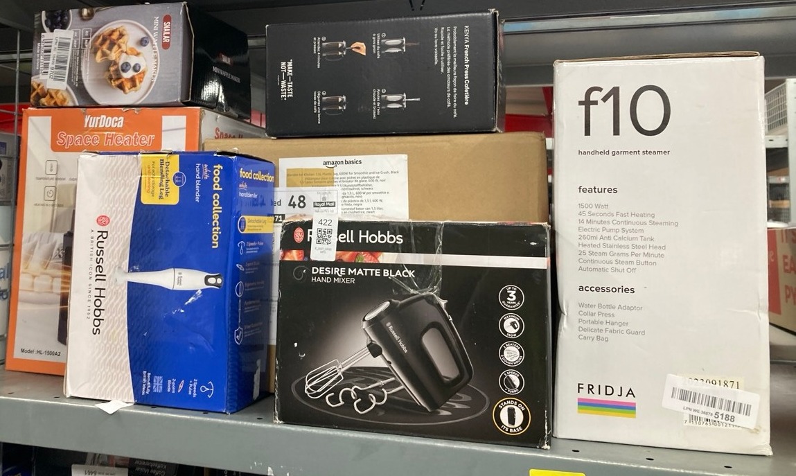 Lot 422  
            Edinburgh SR33 - Delivery Only 

                
QUANTITY OF KITCHEN & APPLIANCES ITEMS TO INCLUDE RUSSELL HOBBS FOOD COLLECTION E...