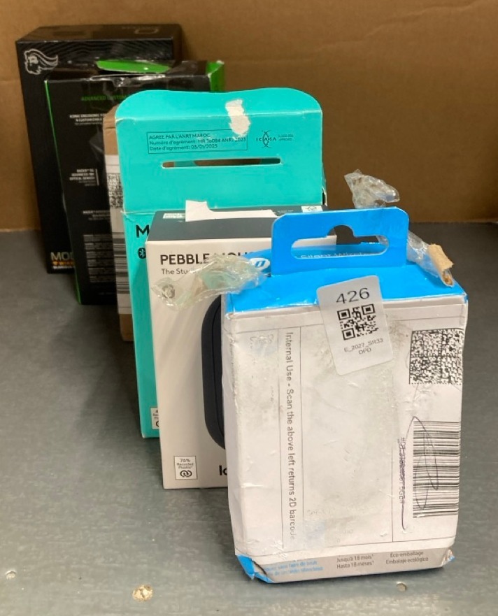 Lot 426  
            Edinburgh SR33 - Delivery Only 

                
QUANTITY OF TECH & GAMING ITEMS TO INCLUDE HP 280 SILENT PC WIRELESS MOUSE BLUE O...