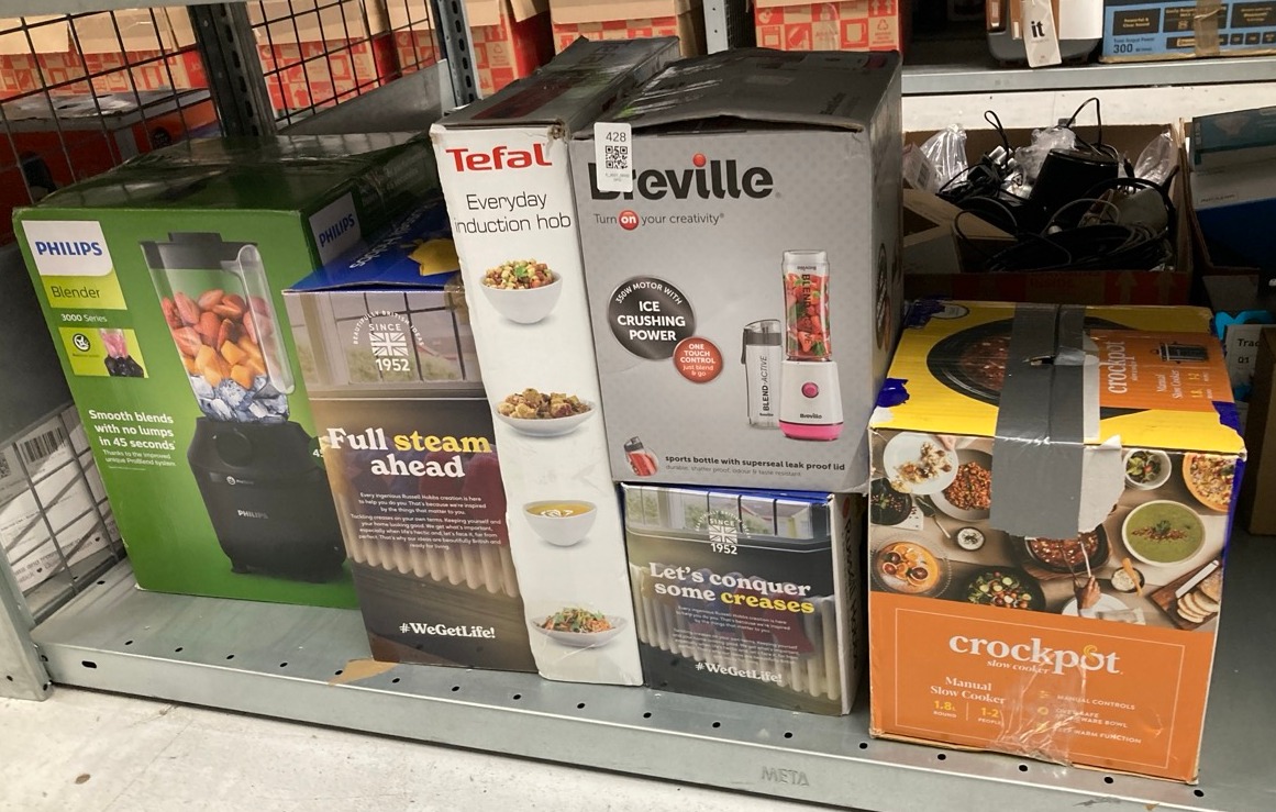 Lot 428  
            Edinburgh SR33 - Delivery Only 

                
QUANTITY OF KITCHEN & APPLIANCES ITEMS TO INCLUDE RUSSELL HOBBS STEAM GENIE HANDH...