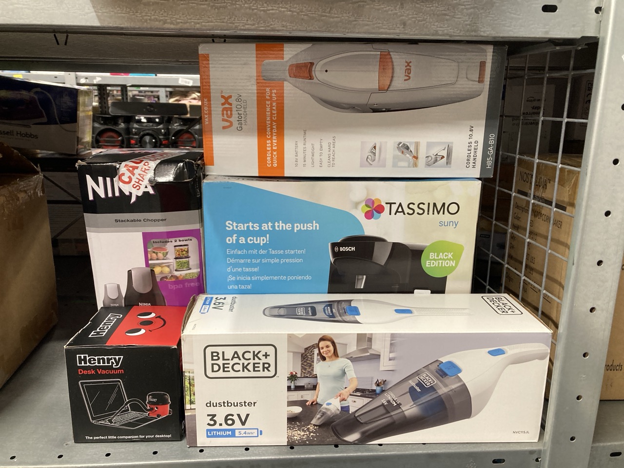 Lot 433  
            Edinburgh SR33 - Delivery Only 

                
QUANTITY OF KITCHEN & APPLIANCES ITEMS TO INCLUDE NINJA PROFESSIONAL CHOPPER [NJ1...