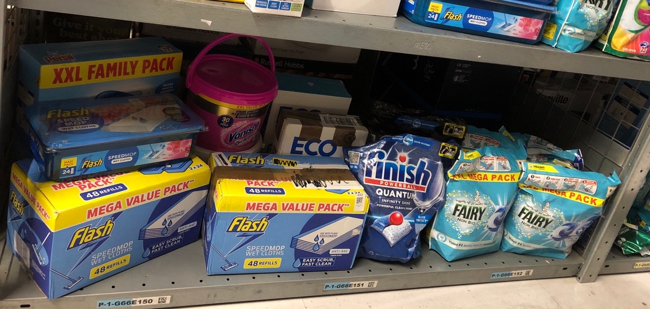 Lot 443  
            Edinburgh SR33 - Delivery Only 

                
QUANTITY OF ITEMS TO INCLUDE VANISH GOLD OXI ACTION LAUNDRY BOOSTER & STAIN REMOV...