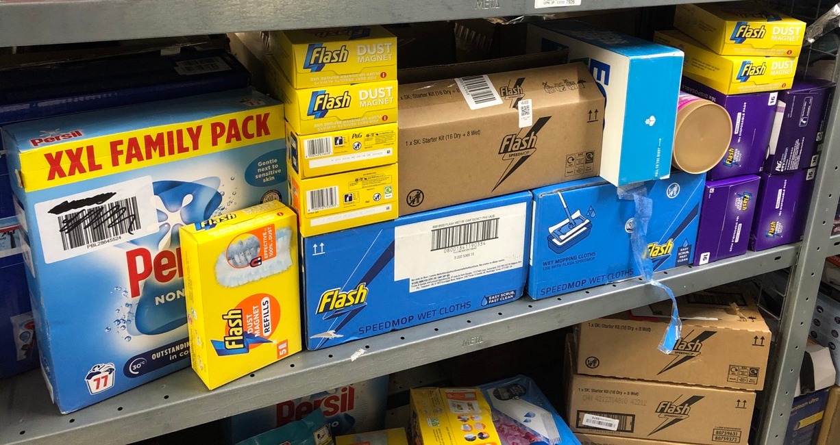 Lot 448  
            Edinburgh SR33 - Delivery Only 

                
QUANTITY OF ITEMS TO INCLUDE VANISH STAIN REMOVER, GOLD OXI ACTION POWDER, 1.5KG,...