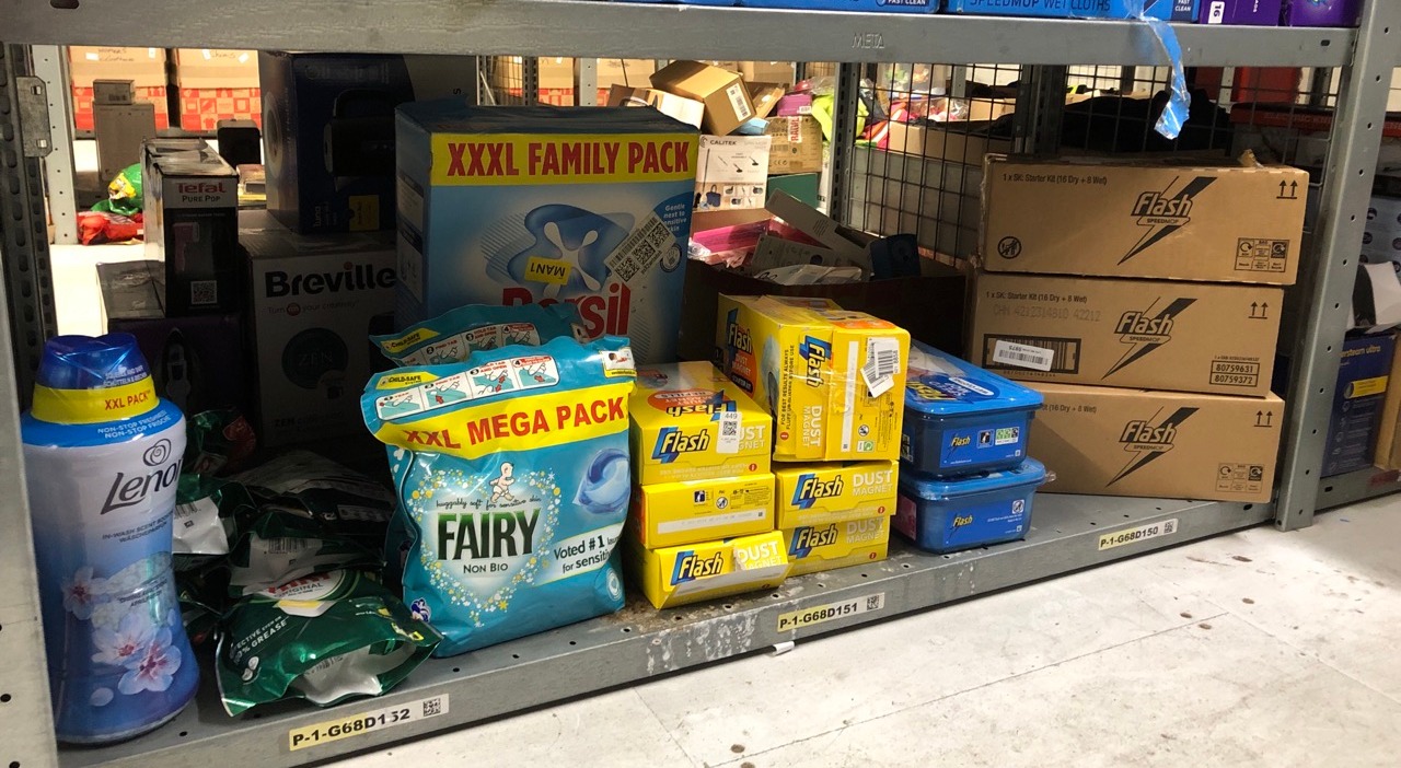 Lot 449  
            Edinburgh SR33 - Delivery Only 

                
QUANTITY OF ITEMS TO INCLUDE LENOR LAUNDRY PERFUME IN-WASH SCENT BOOSTER 735G - S...