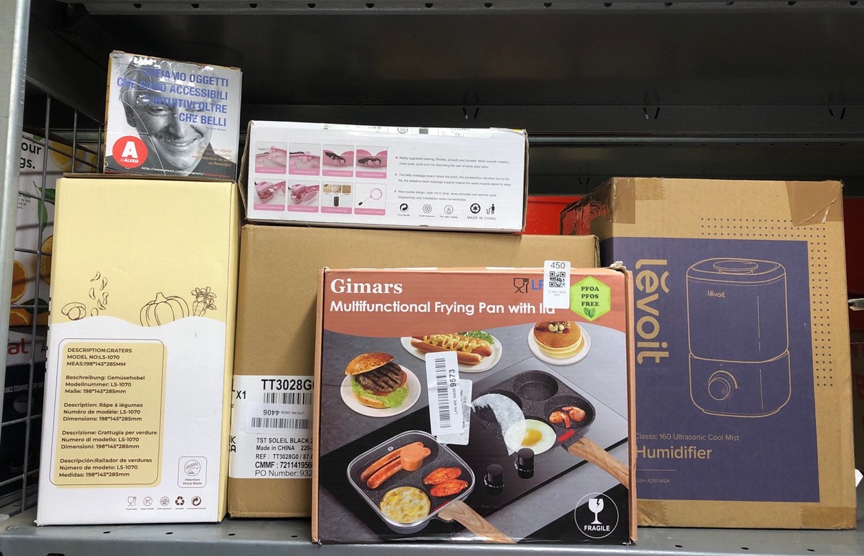 Lot 450  
            Edinburgh SR33 - Delivery Only 

                
QUANTITY OF KITCHEN & APPLIANCES ITEMS TO INCLUDE LEVOIT HUMIDIFIER FOR BEDROOM, ...