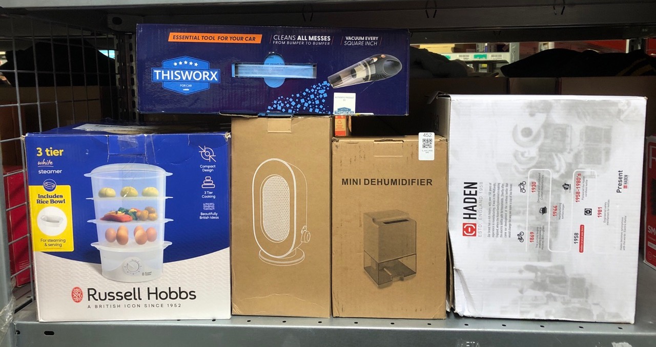 Lot 452  
            Edinburgh SR33 - Delivery Only 

                
QUANTITY OF KITCHEN & APPLIANCES ITEMS TO INCLUDE RUSSELL HOBBS 3 TIER ELECTRIC F...