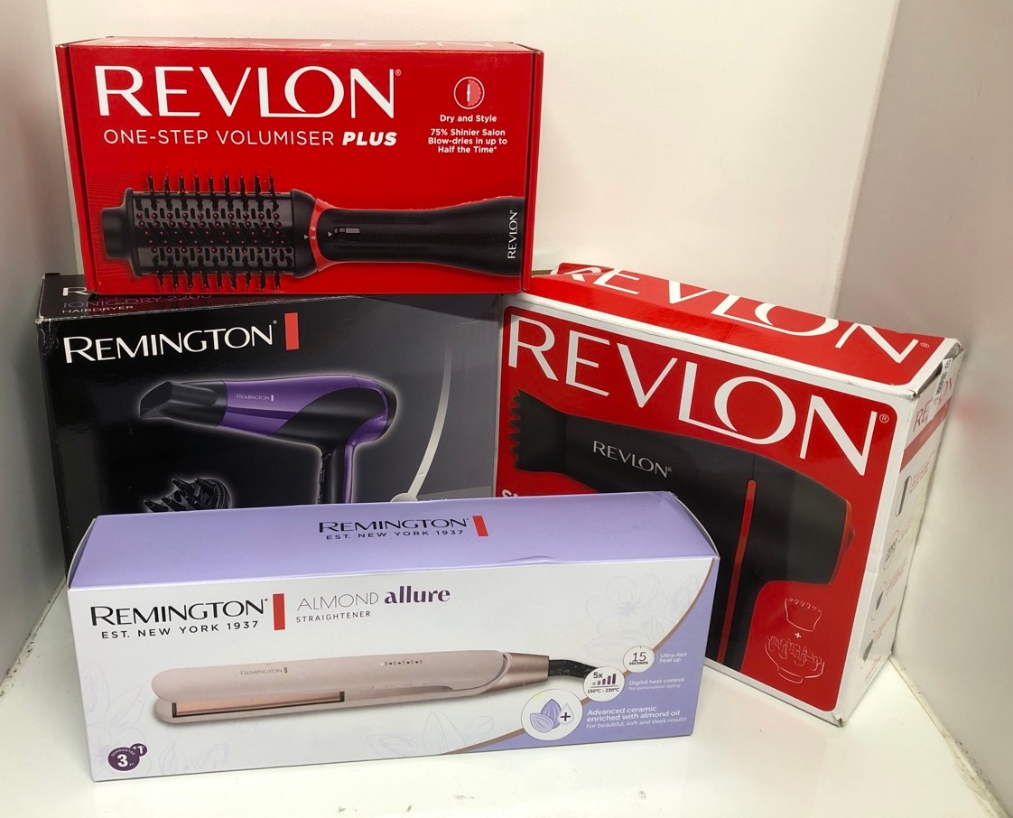 Lot 453  
            Edinburgh SR33 - Delivery Only 

                
QUANTITY OF HEALTH & BEAUTY ITEMS TO INCLUDE REVLON SMOOTHSTAY COCONUT OIL-INFUSE...