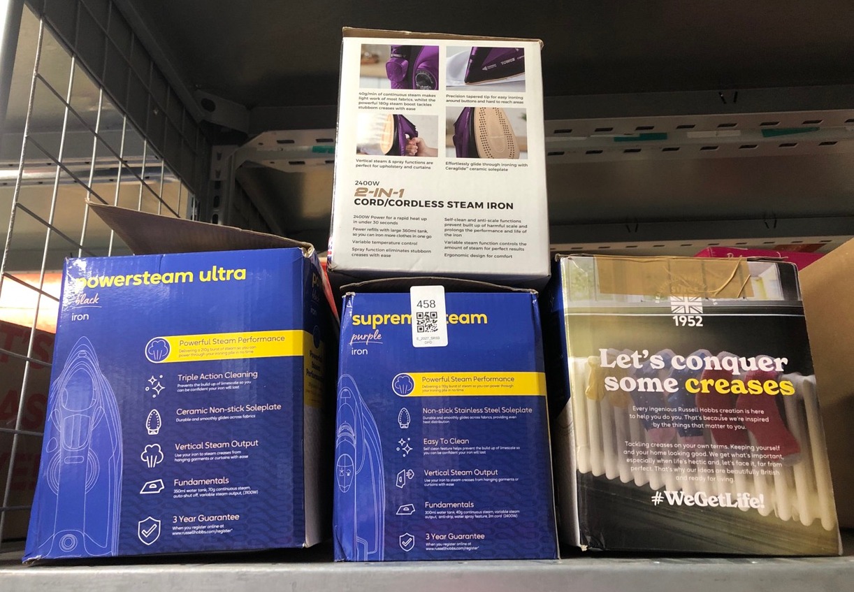 Lot 458  
            Edinburgh SR33 - Delivery Only 

                
QUANTITY OF KITCHEN & APPLIANCES ITEMS TO INCLUDE - X RUSSELL HOBBS STEAM IRON [3...