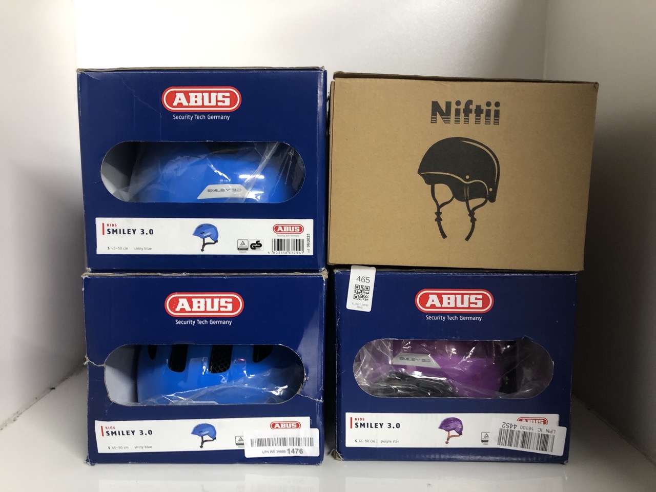 Lot 465  
            Edinburgh SR33 - Delivery Only 

                
QUANTITY OF SPORTS & EXERCISE ITEMS TO INCLUDE ABUS SMILEY 3.0 CHILDREN'S HELMET ...