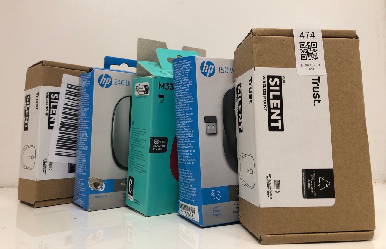 Lot 474  
            Edinburgh SR33 - Delivery Only 

                
QUANTITY OF TECH & GAMING ITEMS TO INCLUDE TRUST SILENT WIRELESS MOUSE, INCLUDED,...