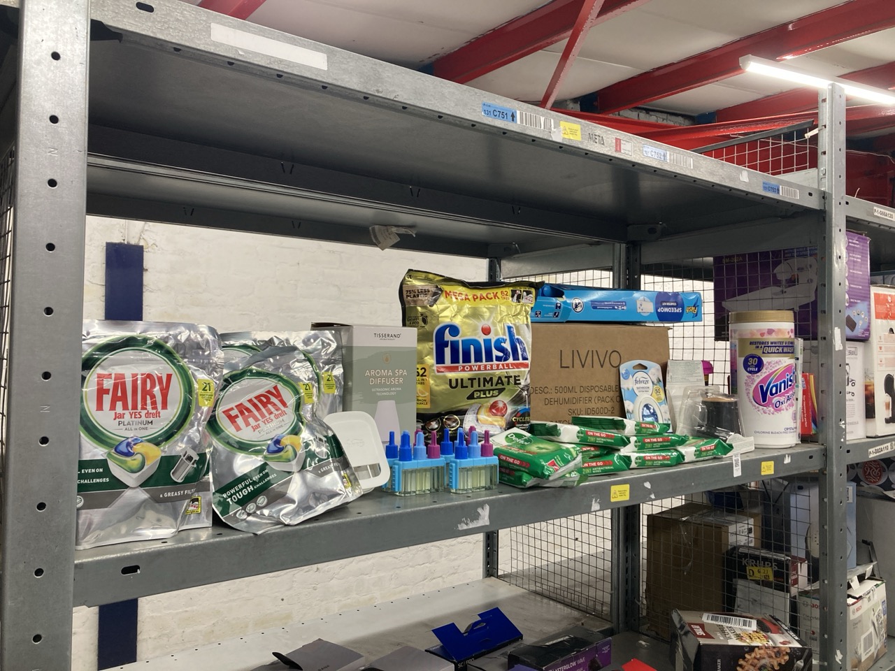 Lot 501  
            Edinburgh SR33 - Delivery Only 

                
QUANTITY OF ITEMS TO INCLUDE AIR WICK CHERRY BLOSSOM & RASPBERRY ESSENTIAL MIST 2...