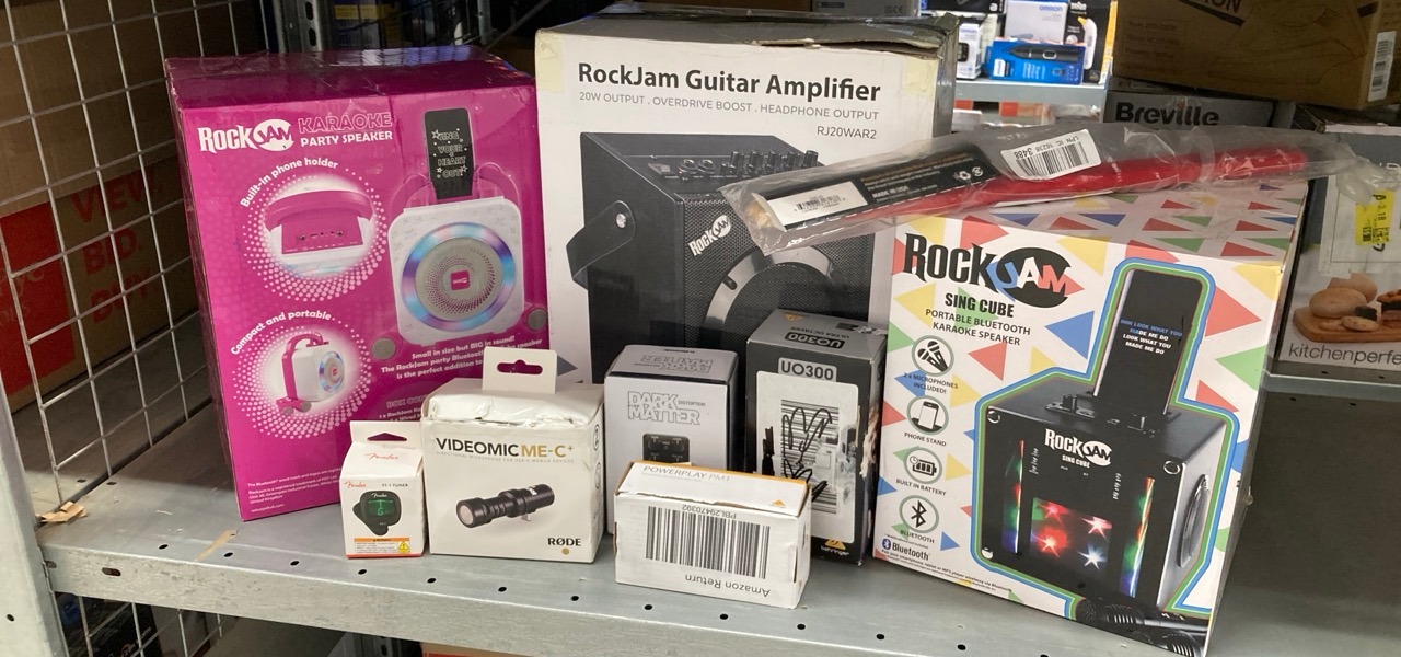 Lot 550  
            Edinburgh SR33 - Delivery Only 

                
QUANTITY OF TV & AUDIO ITEMS TO INCLUDE BEHRINGER PM1 PERSONAL IN-EAR MONITOR BEL...