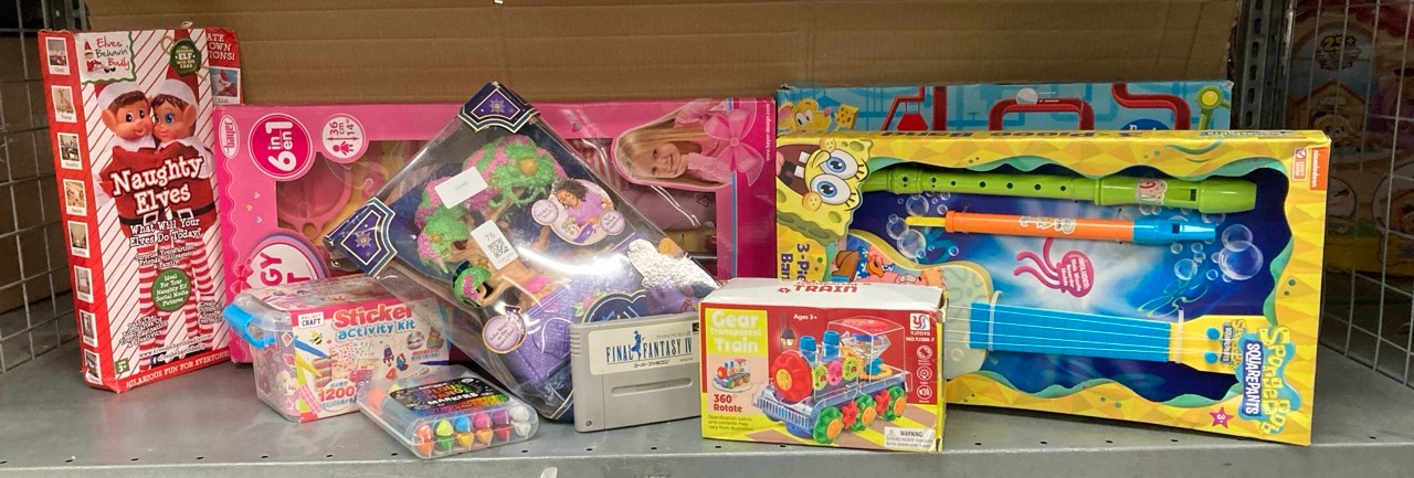 Lot 76  
            Edinburgh SR33 - Delivery Only 

                
QUANTITY OF TOYS & GAMES ITEMS TO INCLUDE HASBRO GAMING MOUSE TRAP GAME, MULTICOL...