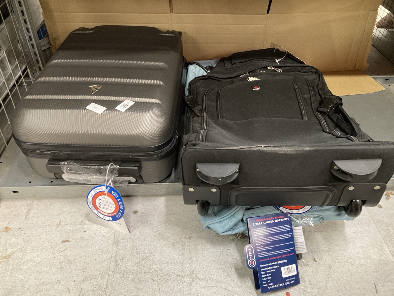 Lot 87  
            Edinburgh SR33 - Delivery Only 

                
QUANTITY OF ITEMS TO INCLUDE 5 CITIES 21"/55CM BLACK CARRY ON LIGHTWEIGHT CABIN A...